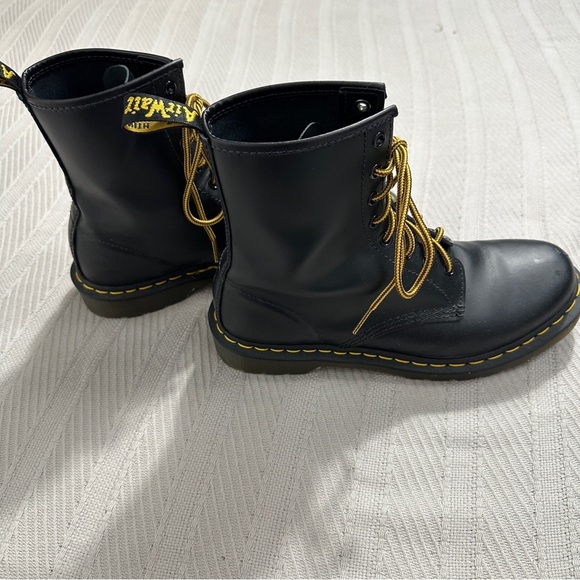 Doc Martens women’s 1460 size 9 boots, black leather, minimal wear - Picture 6 of 16